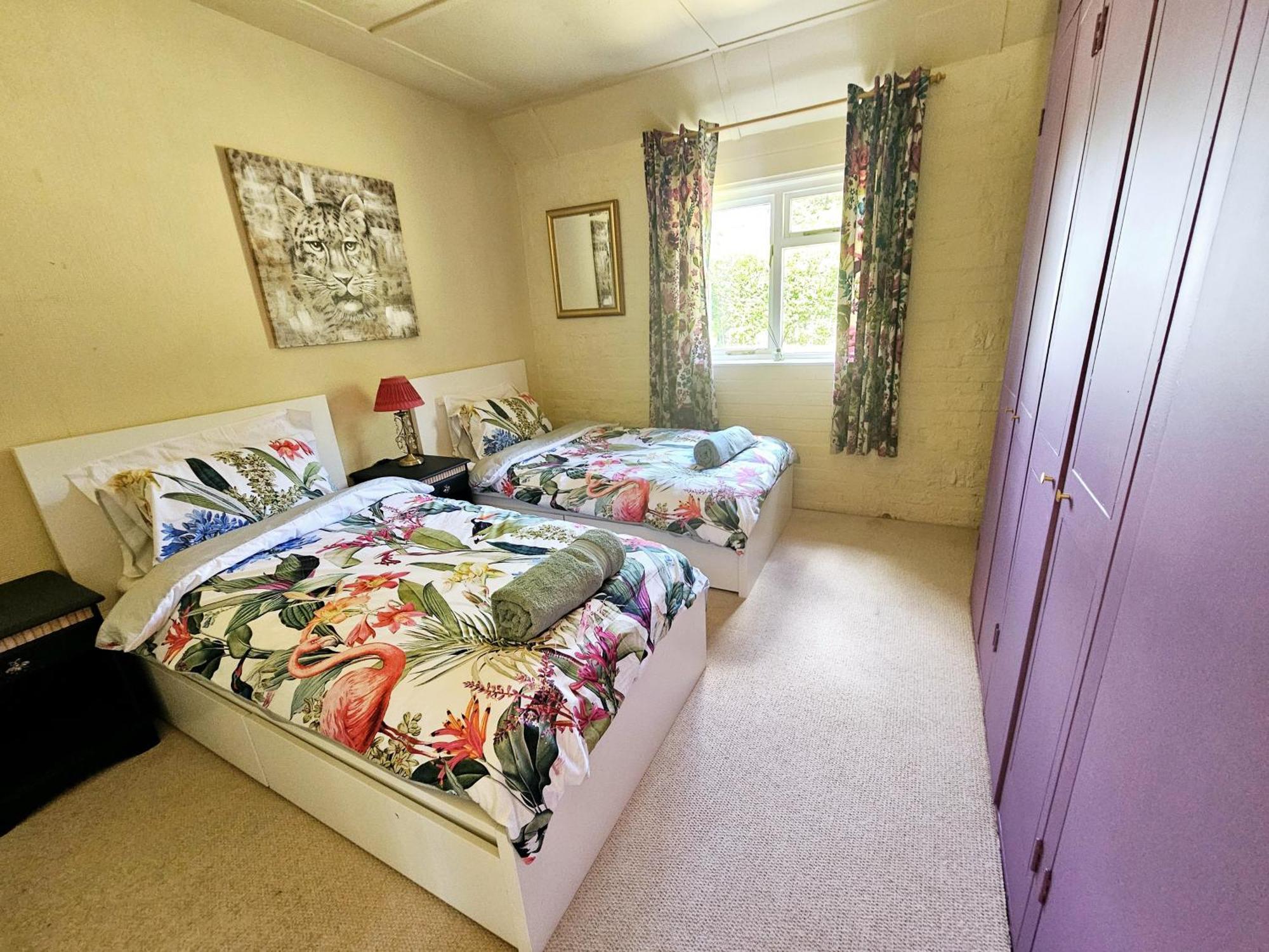 English Farmhouse Cottage 吉尔福德 外观 照片
