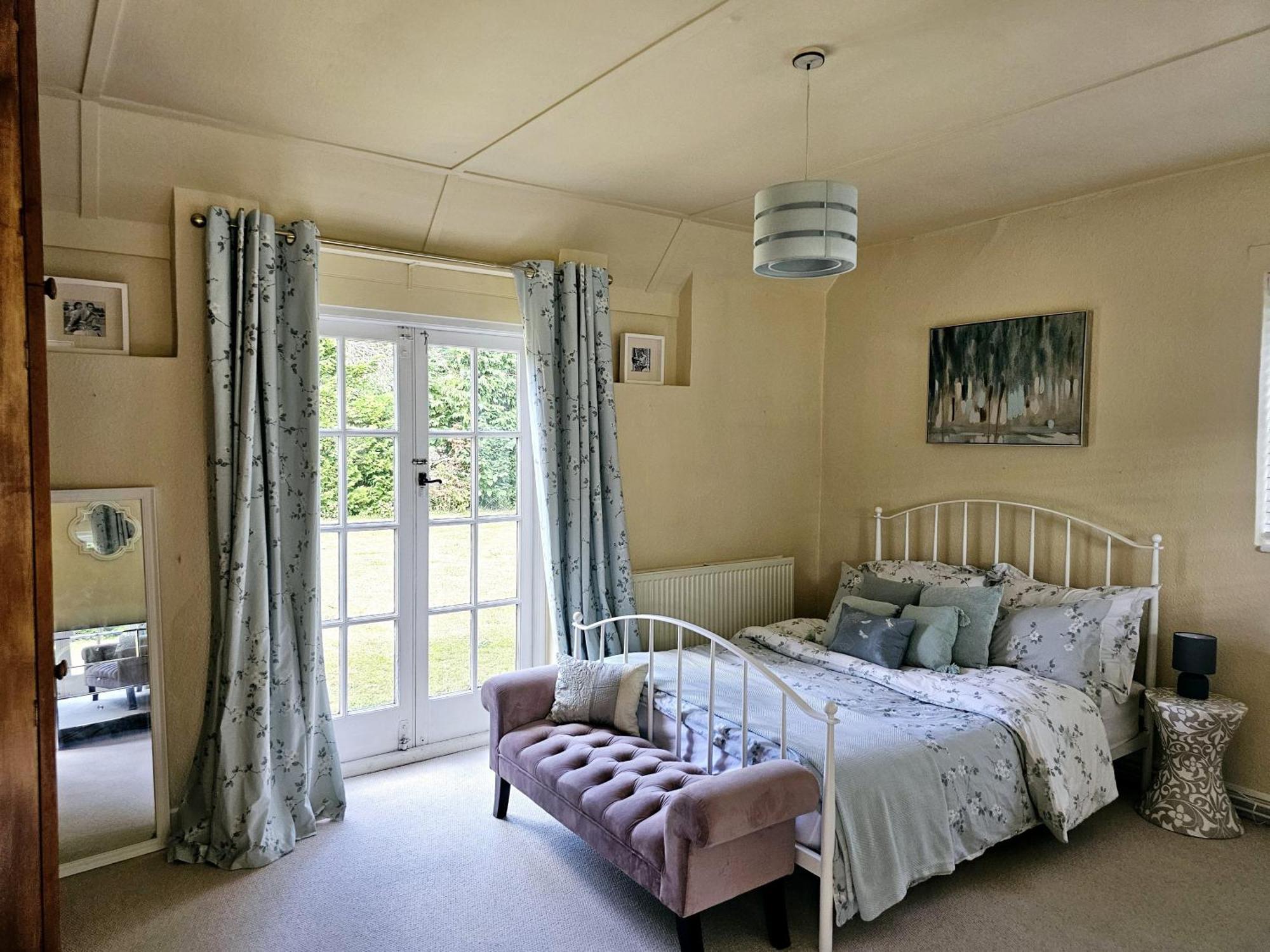English Farmhouse Cottage 吉尔福德 外观 照片