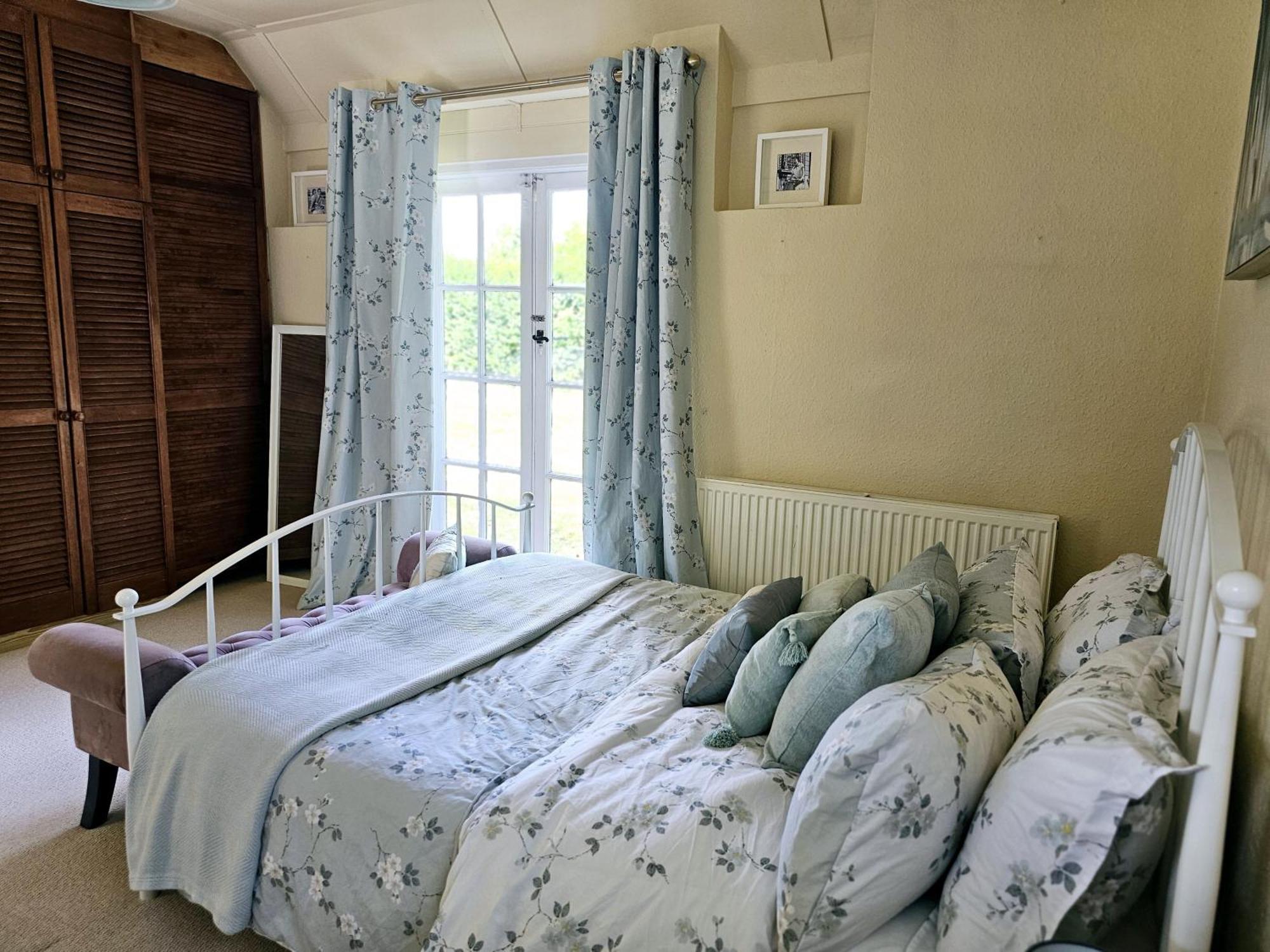 English Farmhouse Cottage 吉尔福德 外观 照片
