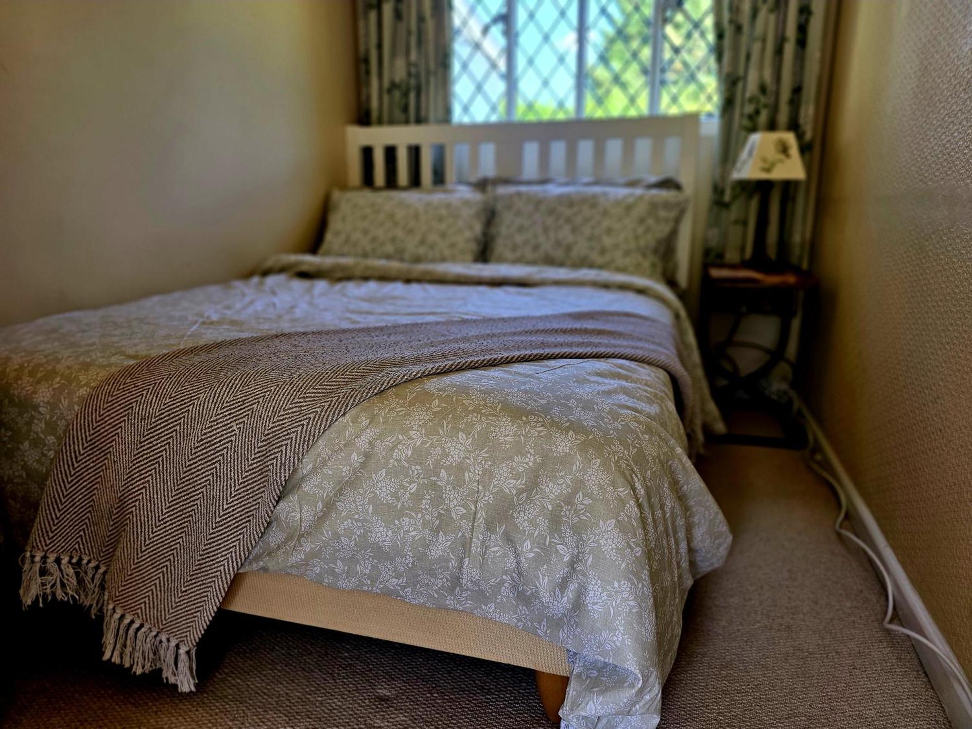 English Farmhouse Cottage 吉尔福德 外观 照片
